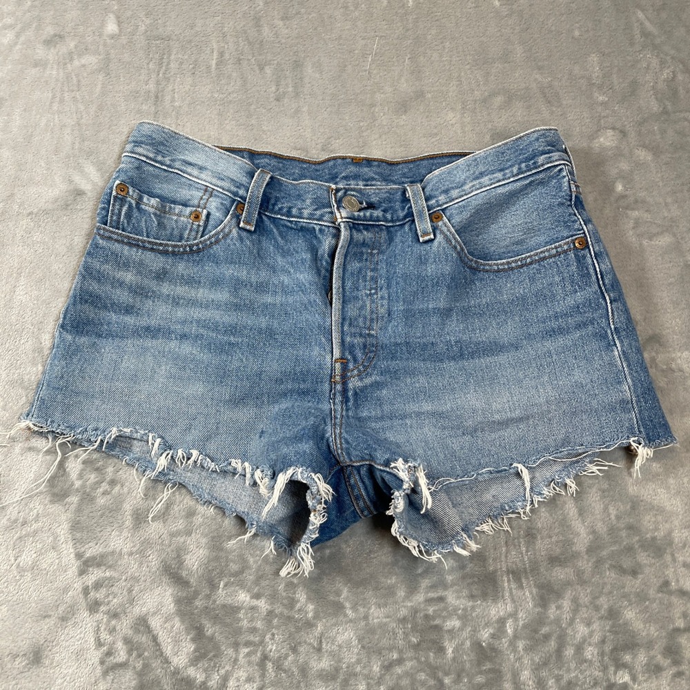 Levis 501 Women's Shorts Size 28 Original Light Wash Blue Denim Button Fly‎